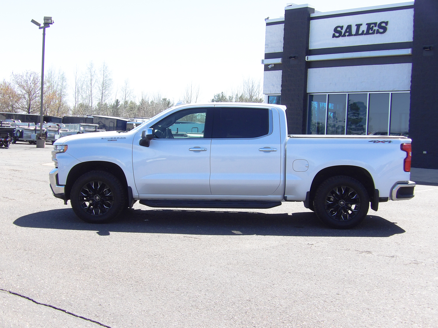 Used 2019 Chevrolet Silverado 1500 LTZ with VIN 1GCUYGEL6KZ158038 for sale in Hinckley, Minnesota