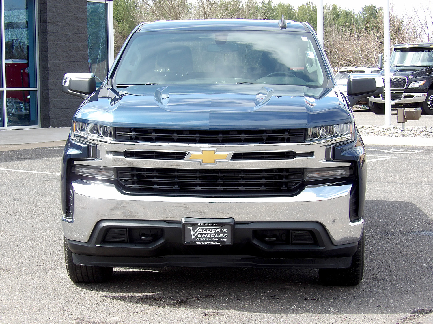 Used 2019 Chevrolet Silverado 1500 LT with VIN 1GCUYDED0KZ203353 for sale in Hinckley, Minnesota
