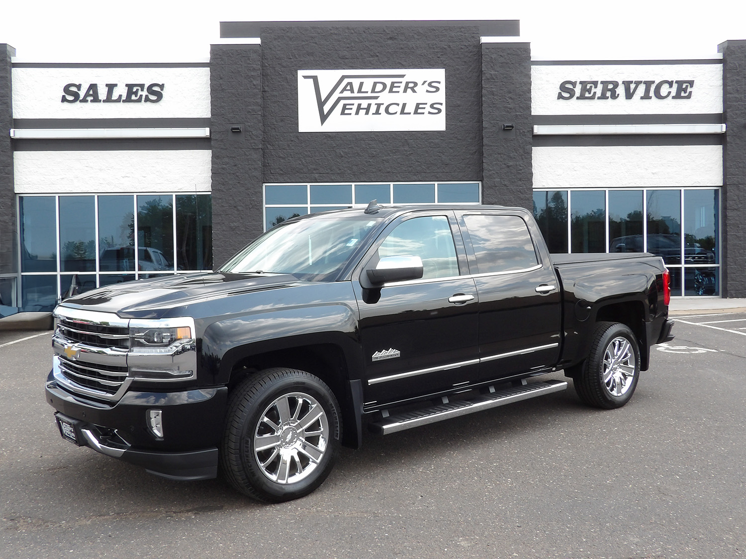 Used 2016 Chevrolet Silverado 1500 High Country with VIN 3GCUKTEC9GG150307 for sale in Hinckley, Minnesota