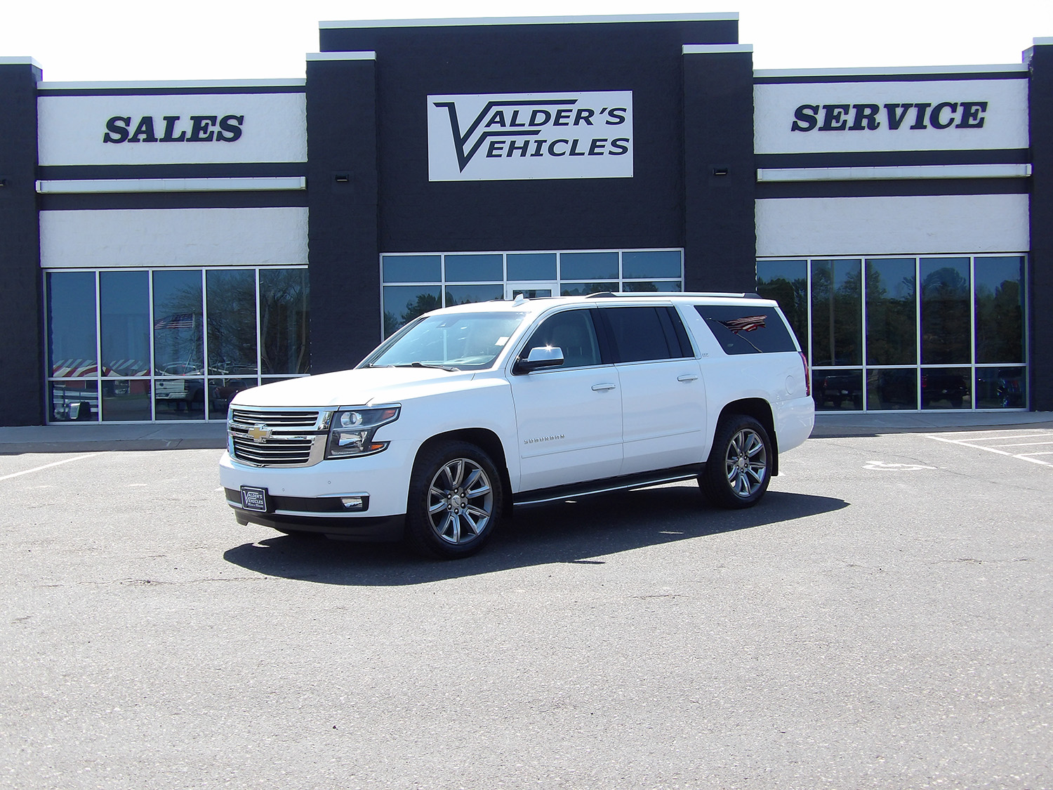 Used 2016 Chevrolet Suburban LTZ with VIN 1GNSKJKC5GR251027 for sale in Hinckley, Minnesota