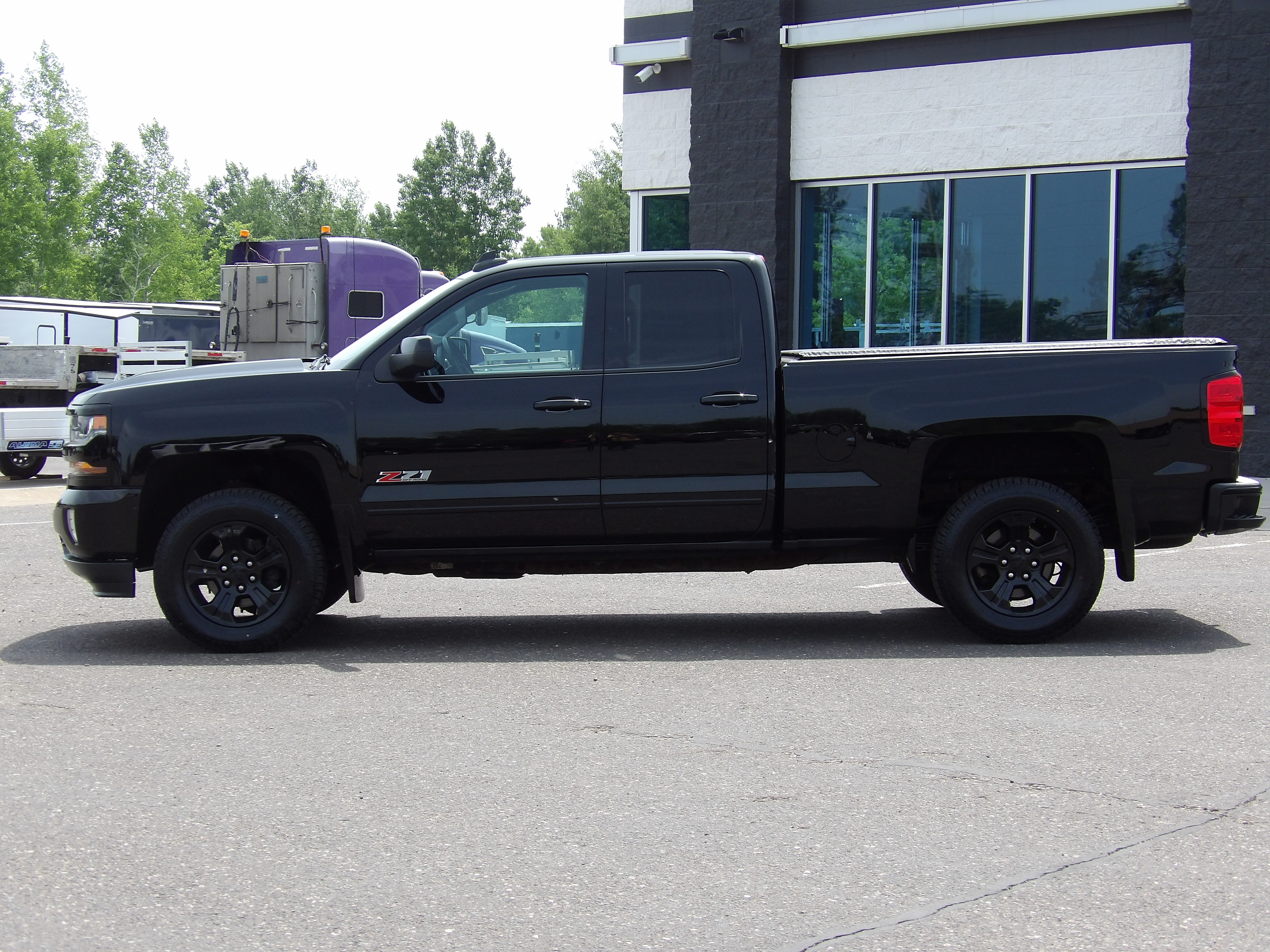 Used 2016 Chevrolet Silverado 1500 LT with VIN 1GCVKREC6GZ299667 for sale in Hinckley, Minnesota