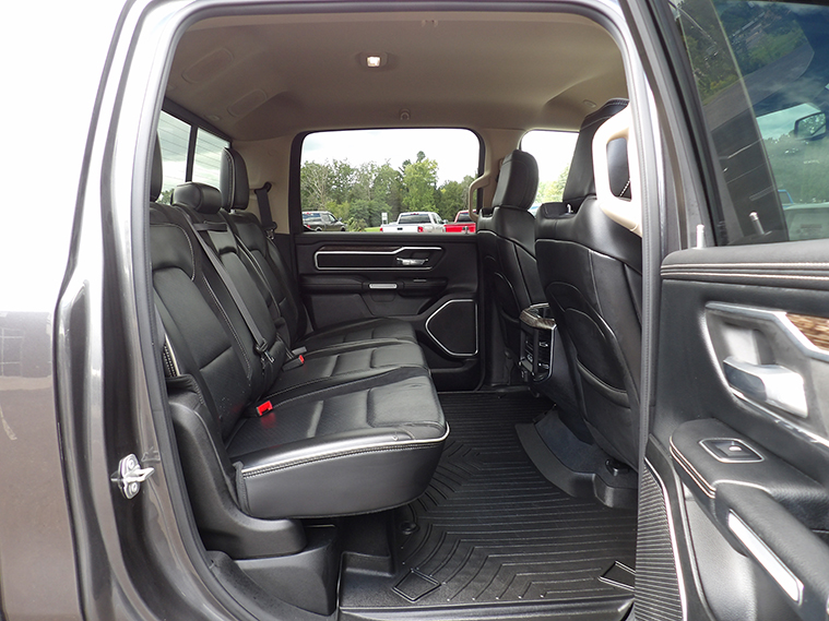 2019 Ram 1500 Laramie photo 16