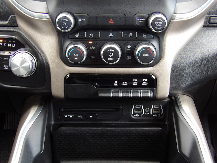 2019 Ram 1500 Laramie photo 24