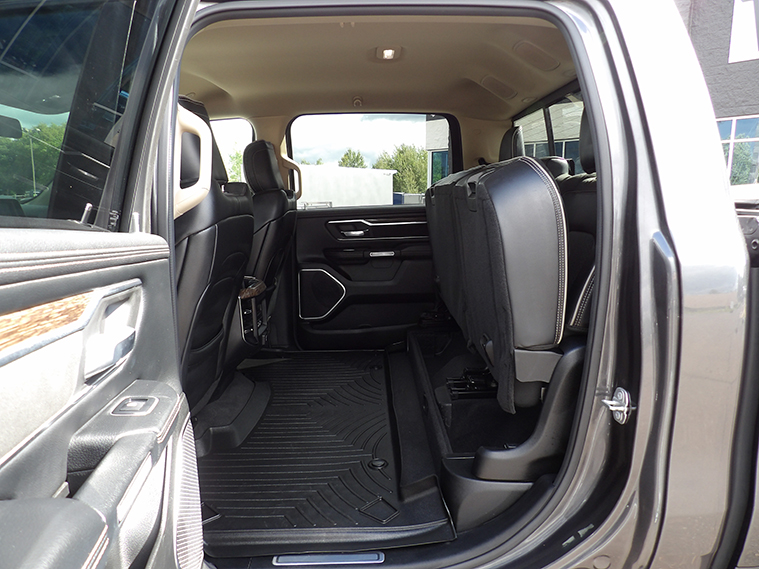 2019 Ram 1500 Laramie photo 14