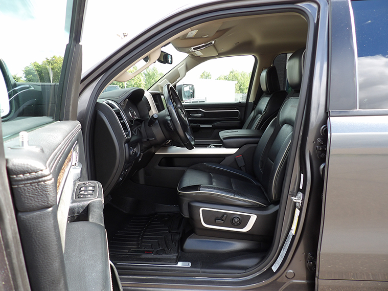 2019 Ram 1500 Laramie photo 10