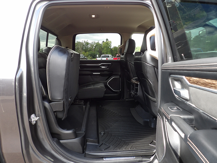 2019 Ram 1500 Laramie photo 17