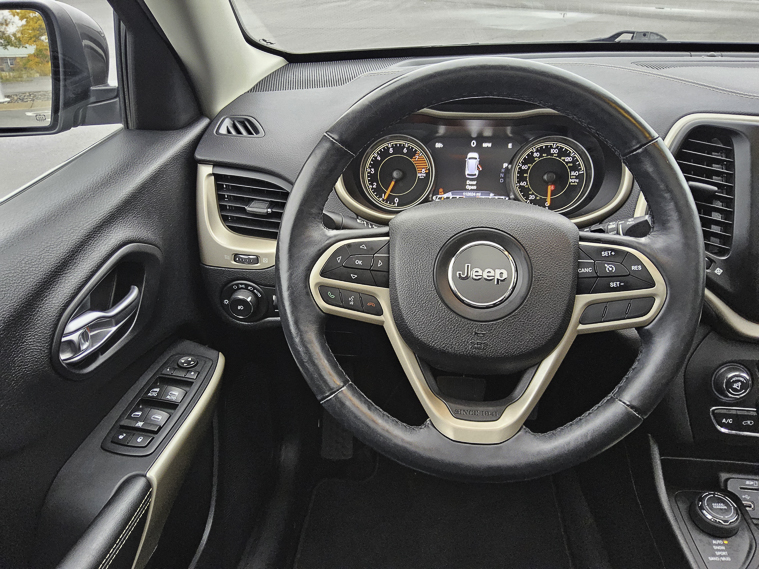 2017 Jeep CHEROKEE SUV